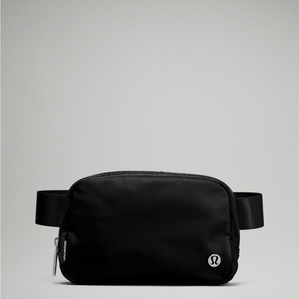 COPY - Lululemon Black Belt Bag 1L NWT